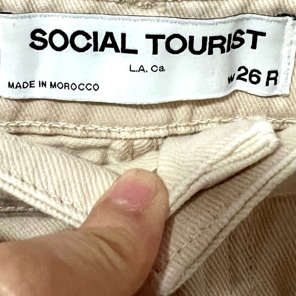 Social Tourist Cream Ultra High-Waisted Jeans 26 - Picture 2 of 9